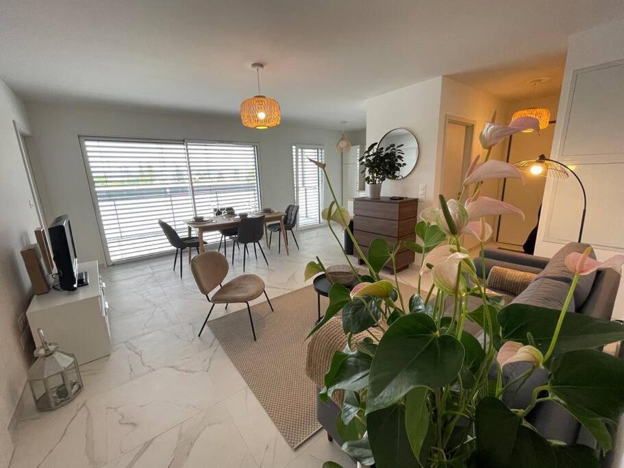 Magnifique A La Frontiere Suisse Apartment *
